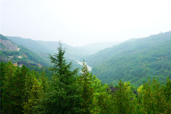 西安寿阳山墓园的环境如何？有哪些自然景观或特色？