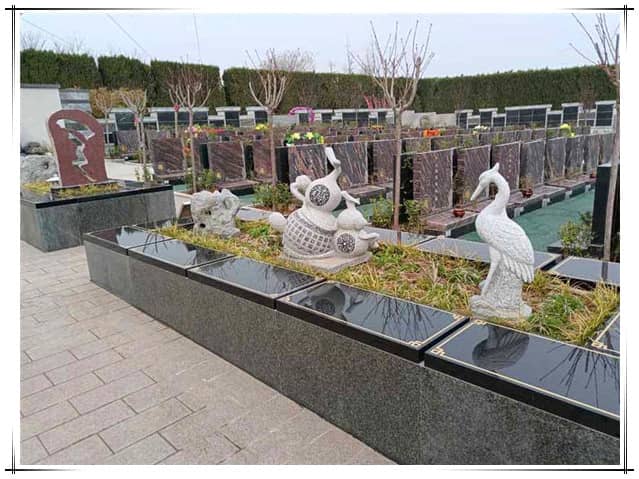 在西安汉皇树葬墓园选择立碑服务时，家属应该如何考虑逝者的意愿和个性？