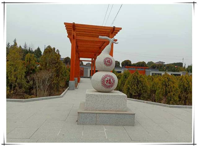 西安树葬墓地选择时需要考虑哪些因素？