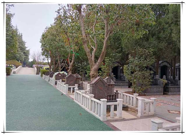 西安汉皇树葬墓园提供的草坪葬方式有哪些特点？为何能成为家属缅怀逝者的理想选择？