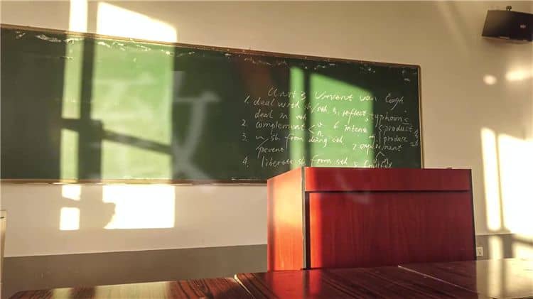 西安霸陵墓园公交站点名称